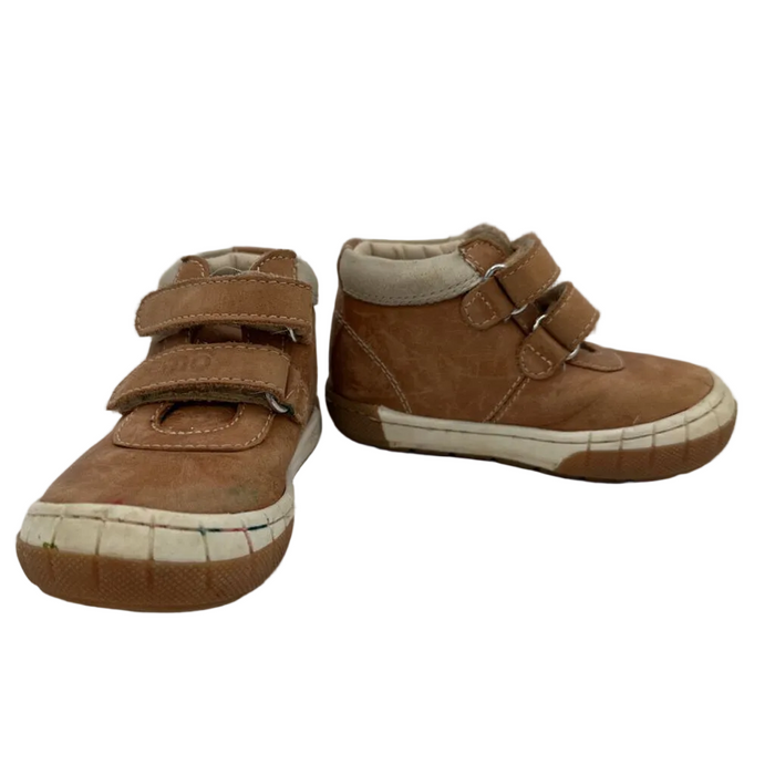 High Top Sneakers/Velcro Straps