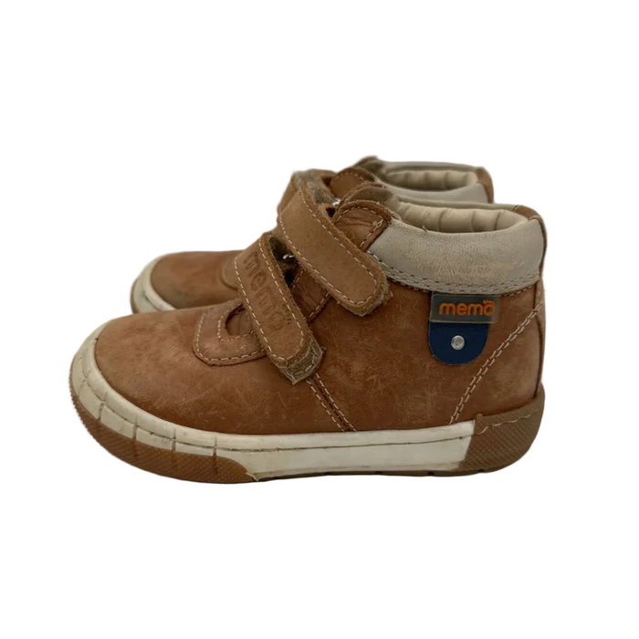 High Top Sneakers/Velcro Straps
